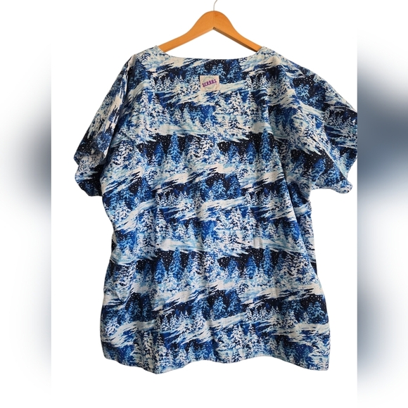Smart Scrubs Winter Trees Button Down Scrub Top Size XL - Picture 4 of 4